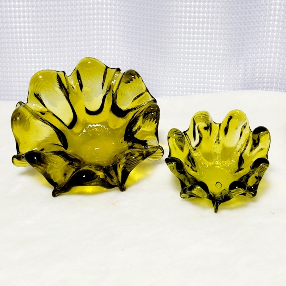 MCM Avocado Swung Art Glass Nesting Bowls Votive Holders 60s (set of 2)